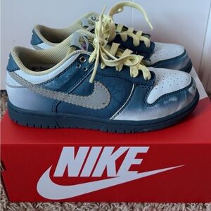 Nike Dunk Low Size 2.5Y